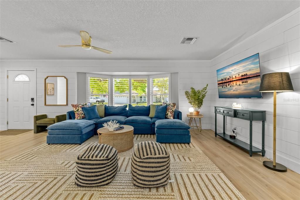 For Sale: $825,000 (4 beds, 2 baths, 1993 Square Feet)
