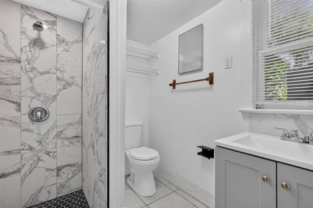 For Sale: $219,500 (3 beds, 2 baths, 966 Square Feet)