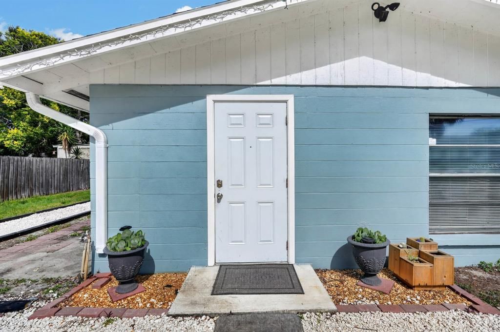 For Sale: $219,500 (3 beds, 2 baths, 966 Square Feet)