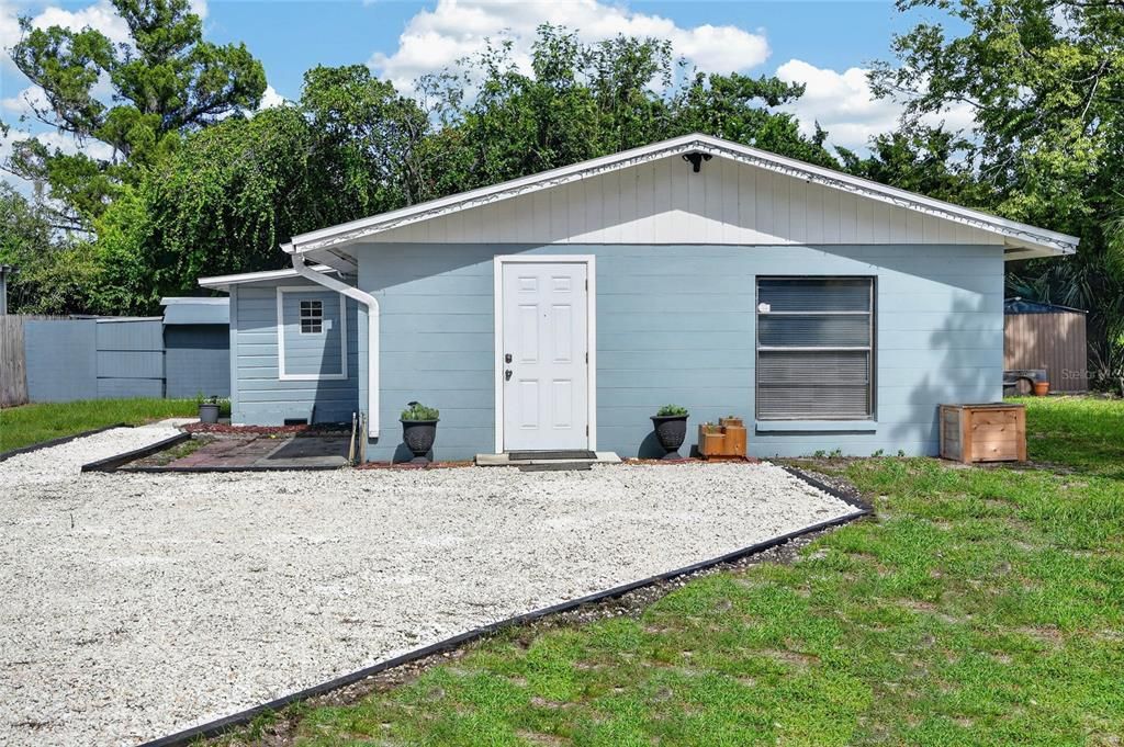 For Sale: $219,500 (3 beds, 2 baths, 966 Square Feet)