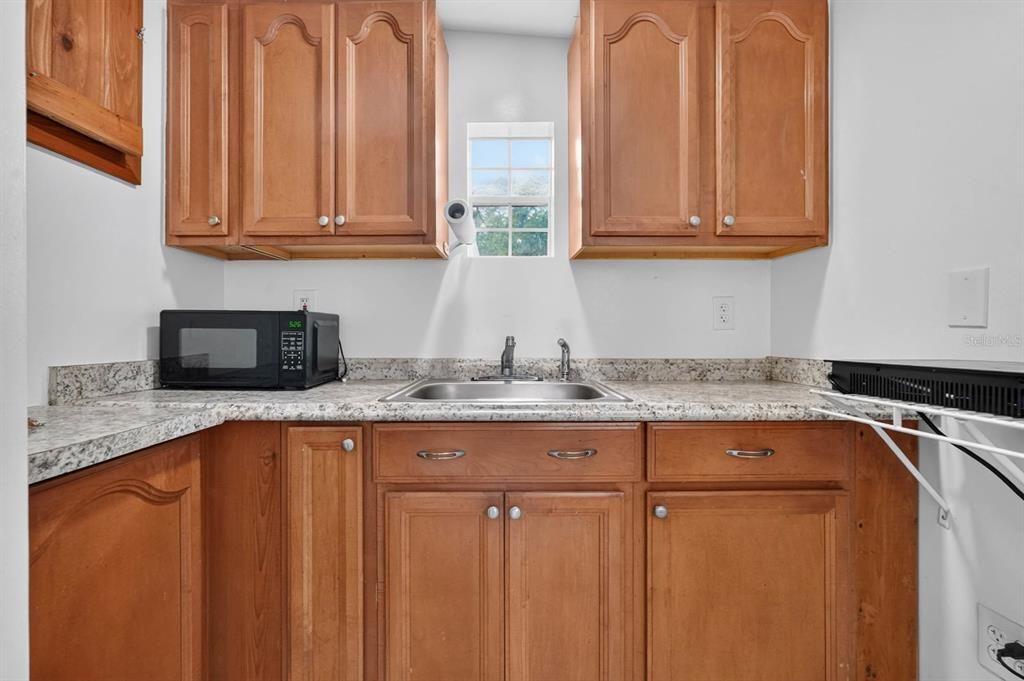 For Sale: $219,500 (3 beds, 2 baths, 966 Square Feet)