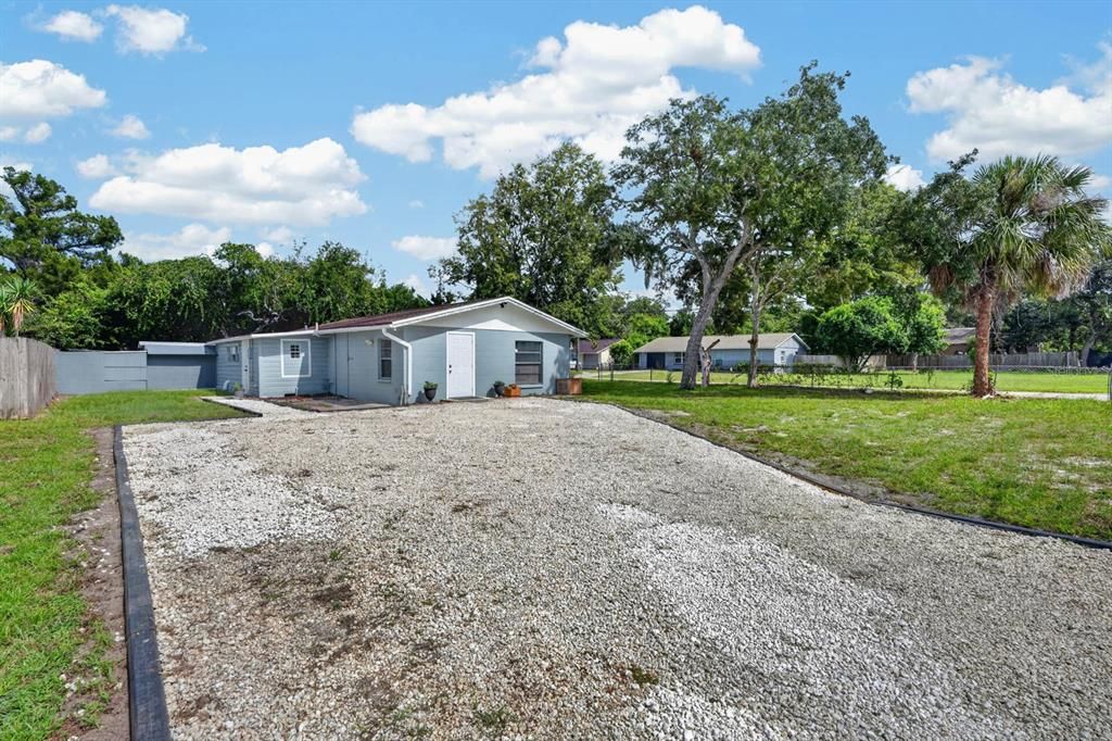 For Sale: $219,500 (3 beds, 2 baths, 966 Square Feet)