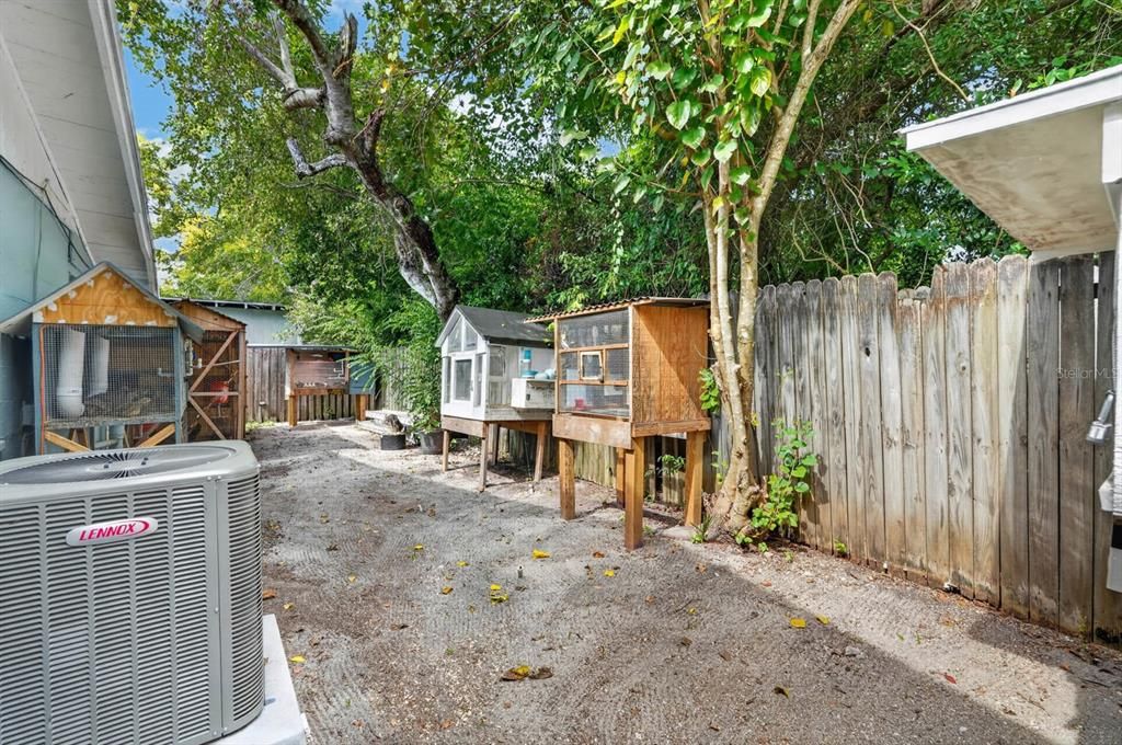 For Sale: $219,500 (3 beds, 2 baths, 966 Square Feet)