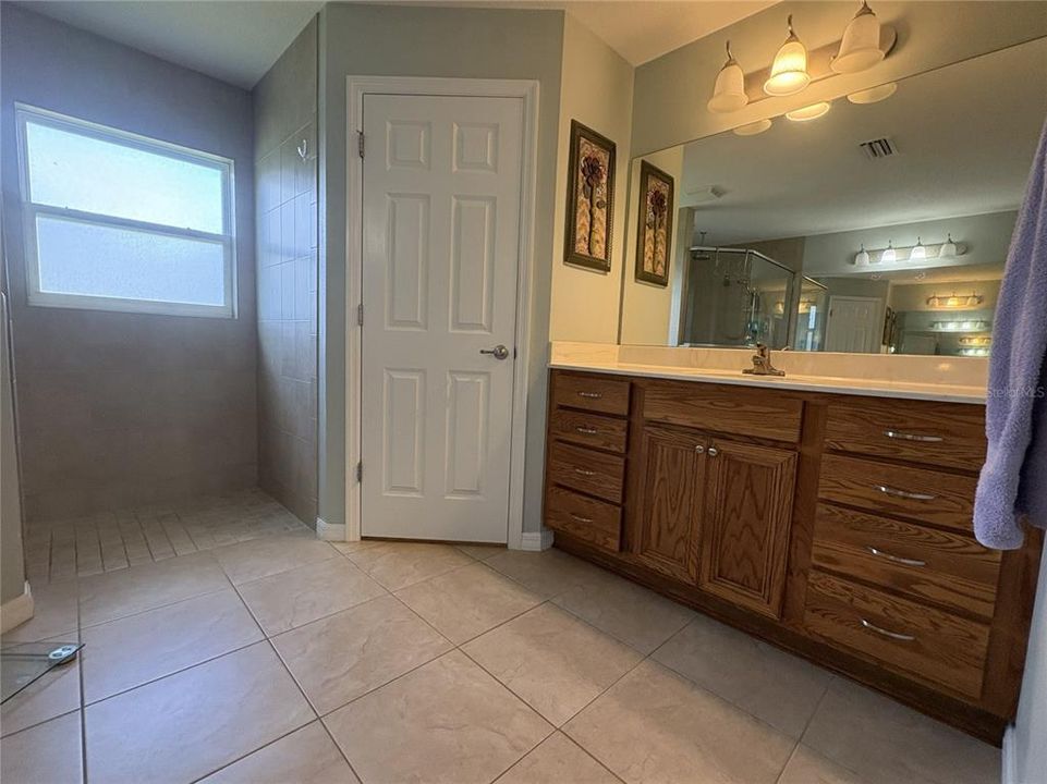 En Venta: $508,000 (3 camas, 2 baños, 2423 Pies cuadrados)