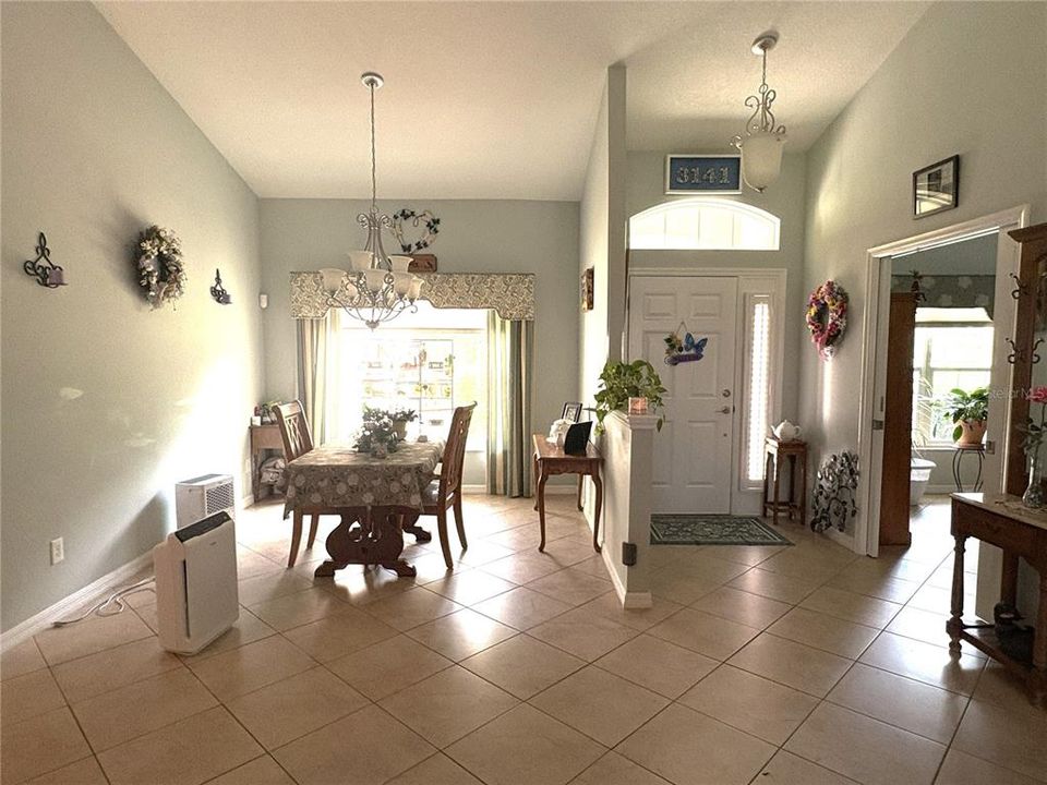 En Venta: $508,000 (3 camas, 2 baños, 2423 Pies cuadrados)