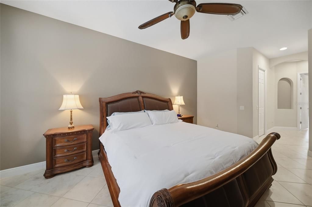 En Venta: $949,500 (3 camas, 3 baños, 2763 Pies cuadrados)