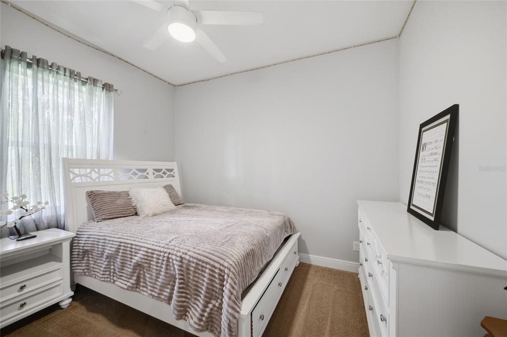 En Venta: $949,500 (3 camas, 3 baños, 2763 Pies cuadrados)