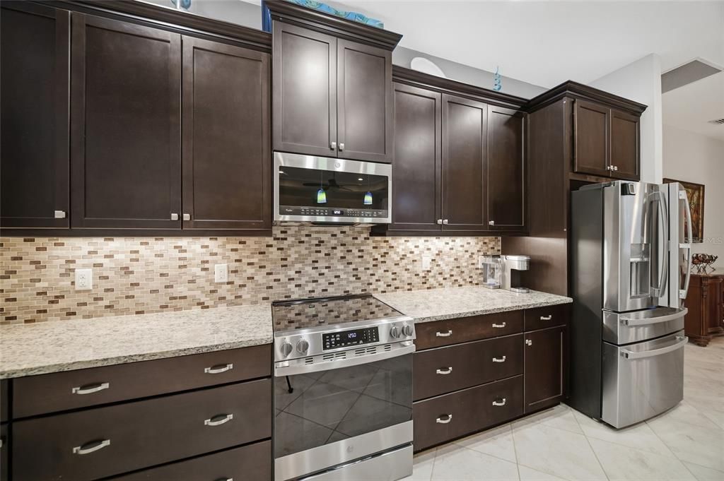 En Venta: $949,500 (3 camas, 3 baños, 2763 Pies cuadrados)