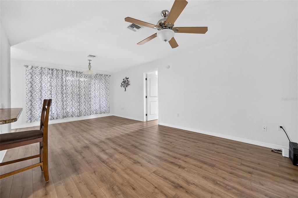 For Sale: $380,000 (2 beds, 2 baths, 1461 Square Feet)