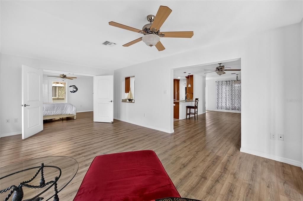 For Sale: $380,000 (2 beds, 2 baths, 1461 Square Feet)