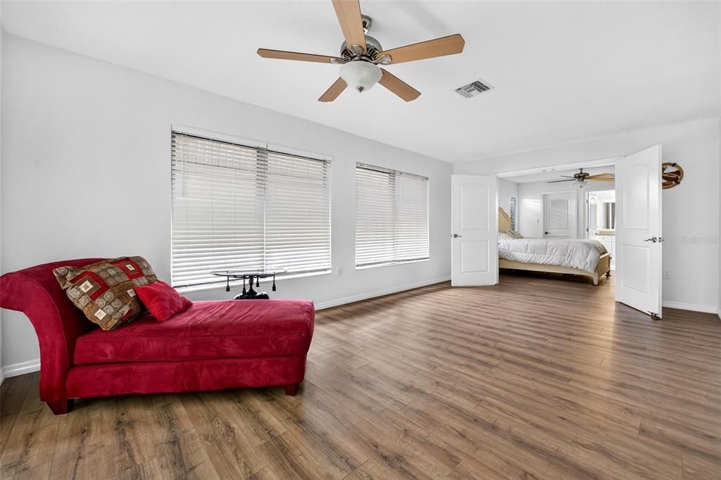 For Sale: $380,000 (2 beds, 2 baths, 1461 Square Feet)