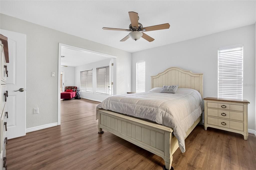 For Sale: $380,000 (2 beds, 2 baths, 1461 Square Feet)
