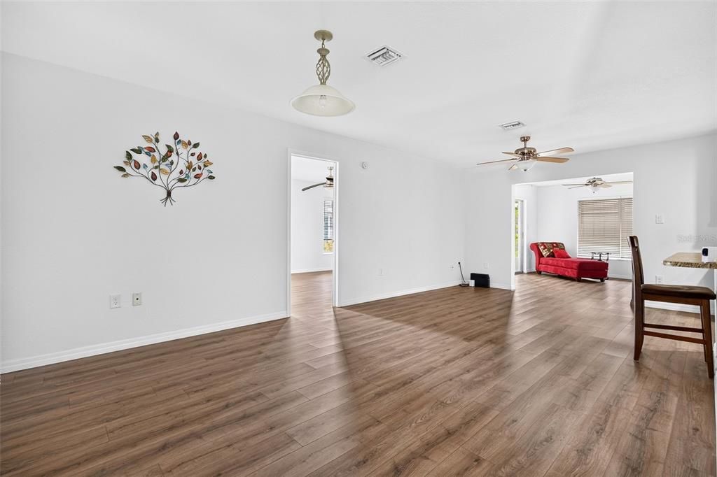 For Sale: $380,000 (2 beds, 2 baths, 1461 Square Feet)