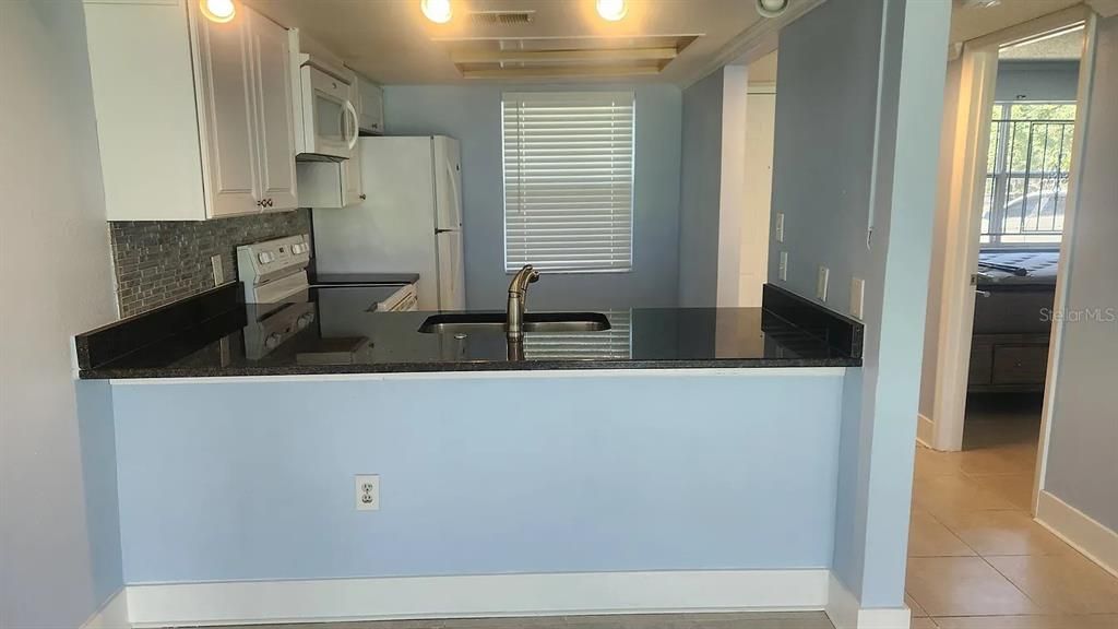 For Rent: $1,395 (2 beds, 2 baths, 879 Square Feet)