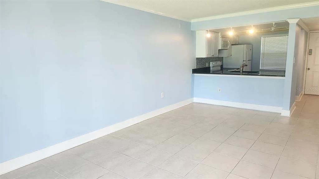 For Rent: $1,395 (2 beds, 2 baths, 879 Square Feet)