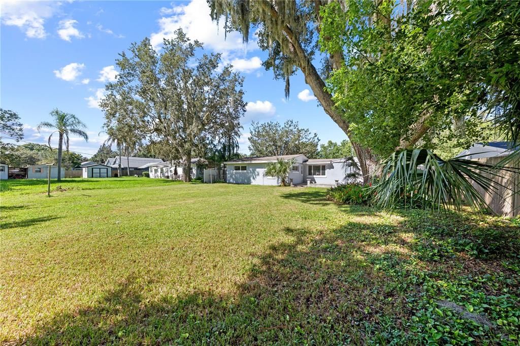 For Sale: $229,900 (2 beds, 1 baths, 880 Square Feet)