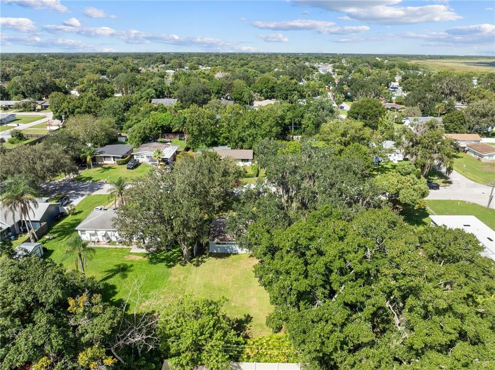 For Sale: $229,900 (2 beds, 1 baths, 880 Square Feet)