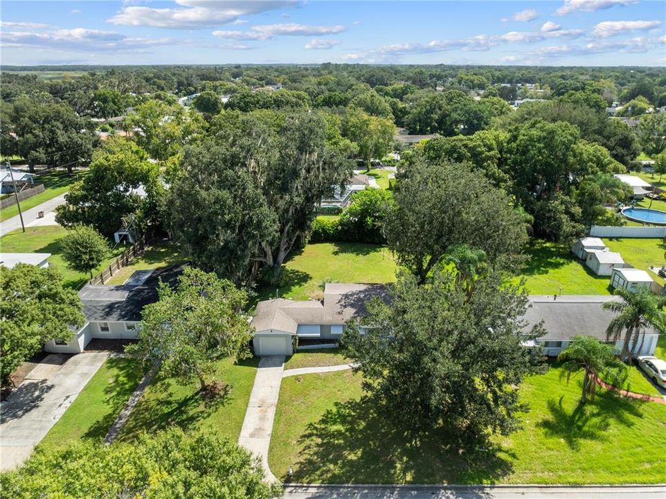 For Sale: $229,900 (2 beds, 1 baths, 880 Square Feet)