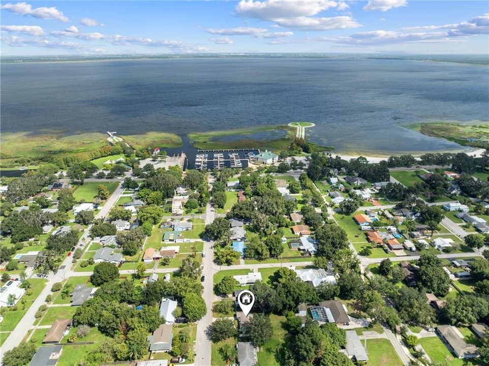 For Sale: $229,900 (2 beds, 1 baths, 880 Square Feet)