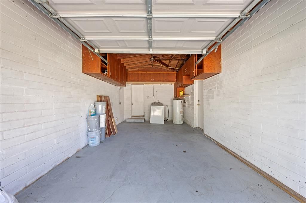For Sale: $229,900 (2 beds, 1 baths, 880 Square Feet)