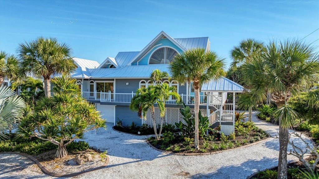 Vendido Recientemente: $2,995,000 (4 camas, 4 baños, 2987 Pies cuadrados)