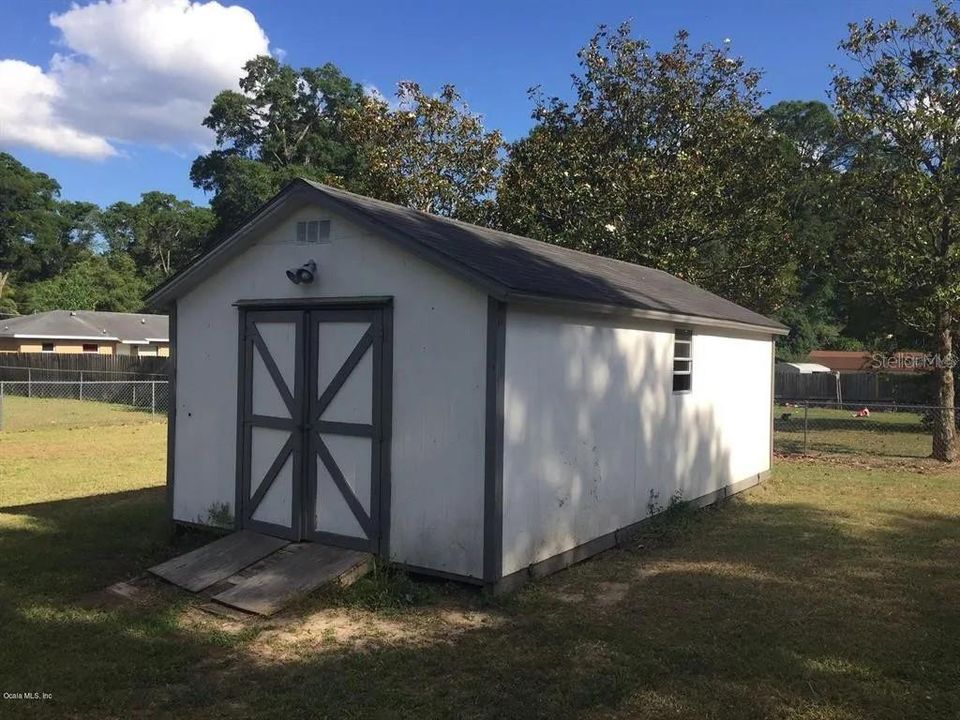 В аренду: $1,500 (3 спален, 1 ванн, 995 Квадратных фут)