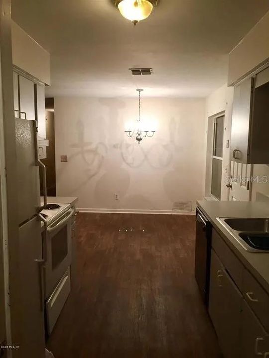 В аренду: $1,500 (3 спален, 1 ванн, 995 Квадратных фут)