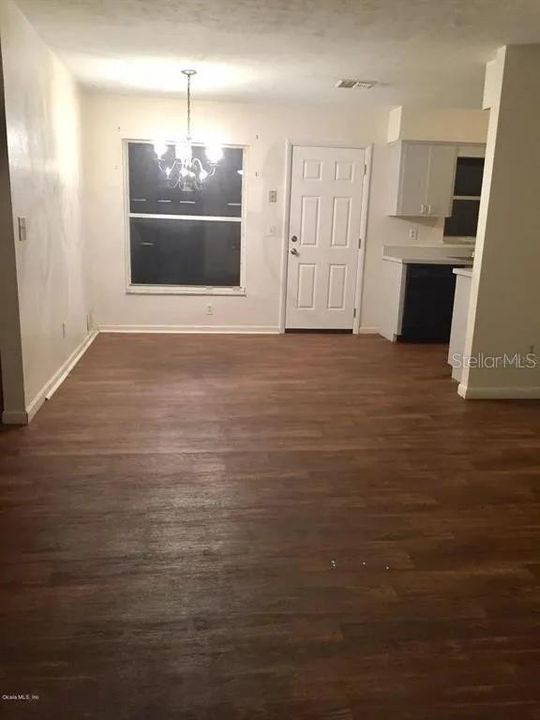 В аренду: $1,500 (3 спален, 1 ванн, 995 Квадратных фут)