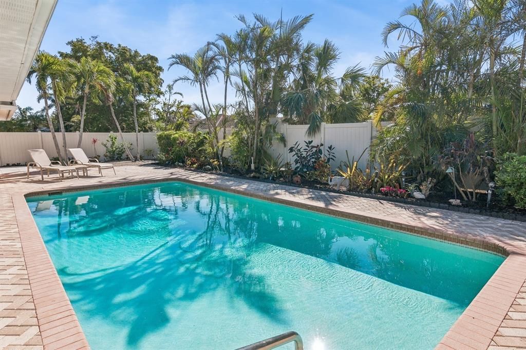 For Rent: $8,500 (3 beds, 3 baths, 2203 Square Feet)