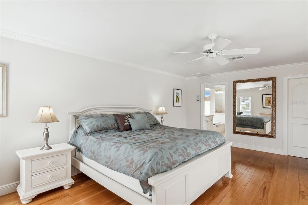 For Rent: $8,500 (3 beds, 3 baths, 2203 Square Feet)