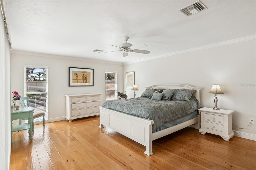 For Rent: $8,500 (3 beds, 3 baths, 2203 Square Feet)