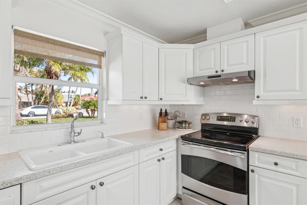 For Rent: $8,500 (3 beds, 3 baths, 2203 Square Feet)