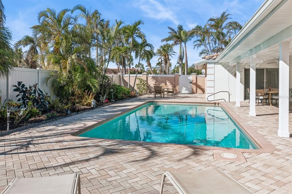 For Rent: $8,500 (3 beds, 3 baths, 2203 Square Feet)