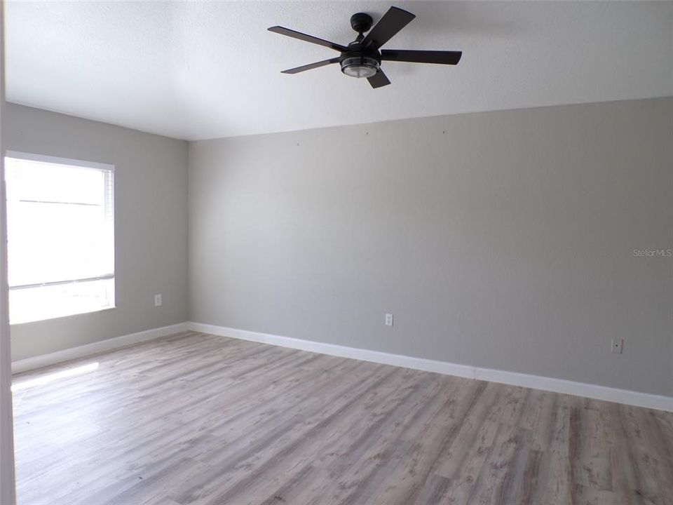 En Venta: $315,000 (4 camas, 2 baños, 2238 Pies cuadrados)