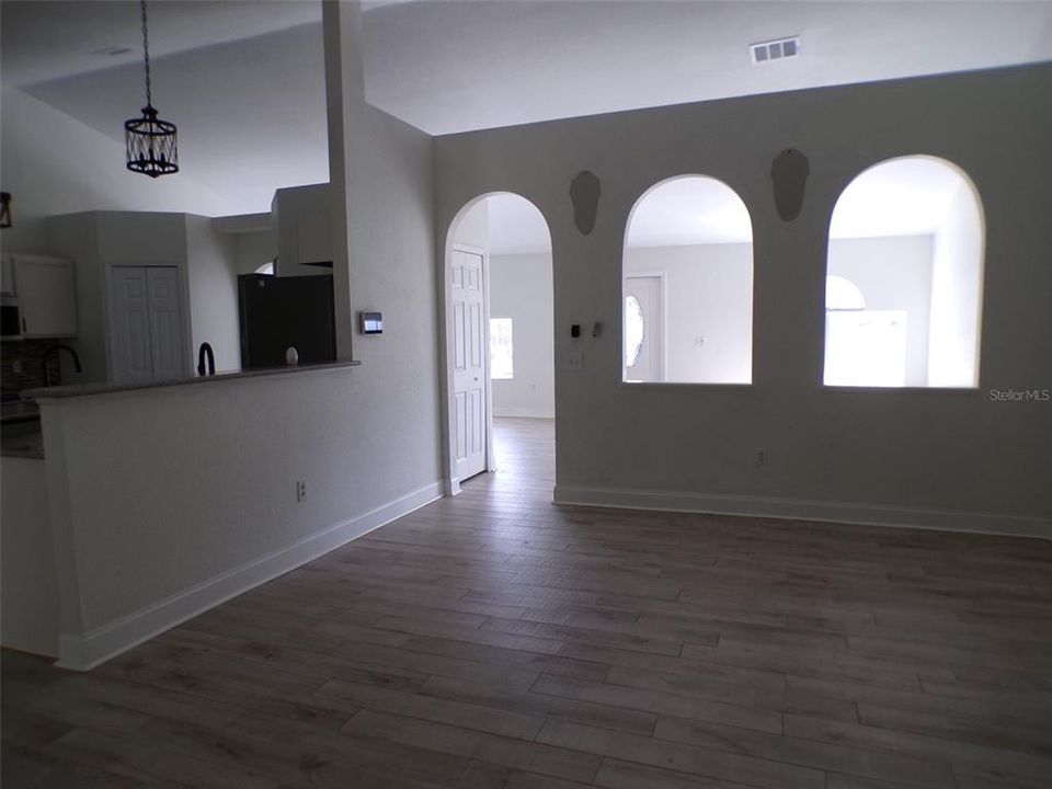 En Venta: $315,000 (4 camas, 2 baños, 2238 Pies cuadrados)