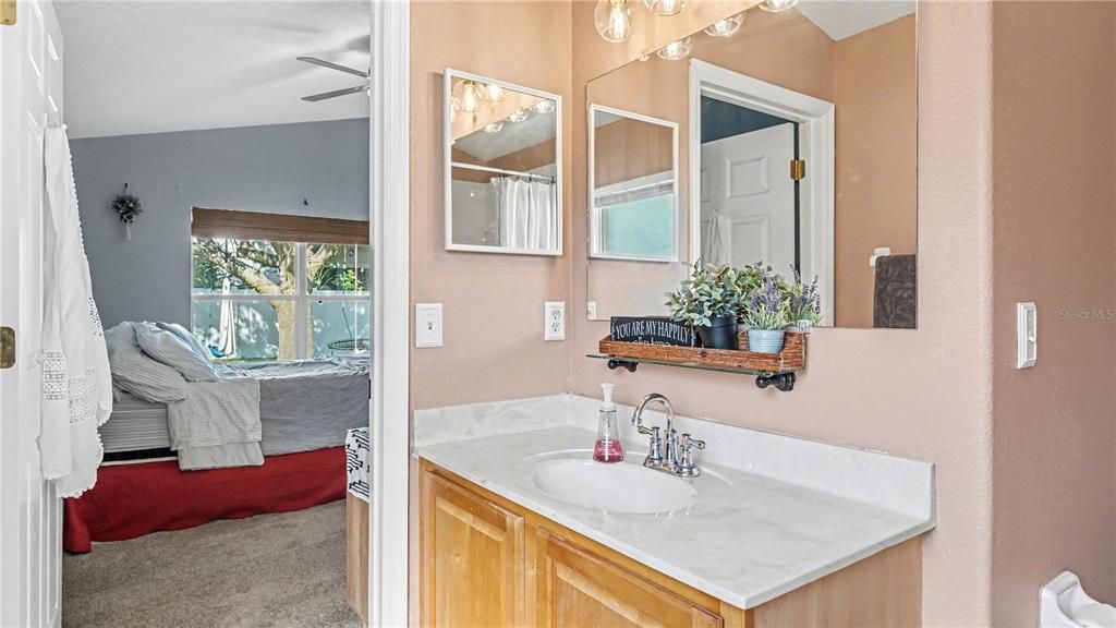 For Sale: $299,000 (3 beds, 2 baths, 1372 Square Feet)