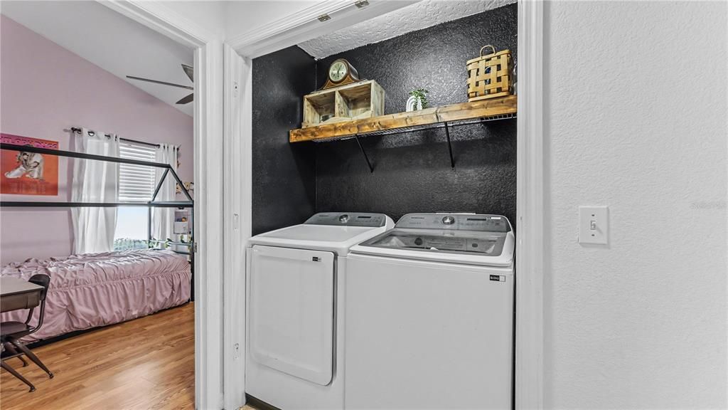 For Sale: $299,000 (3 beds, 2 baths, 1372 Square Feet)
