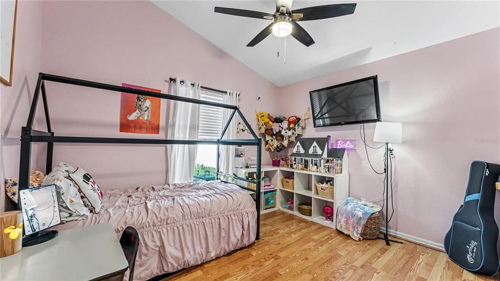 For Sale: $299,000 (3 beds, 2 baths, 1372 Square Feet)