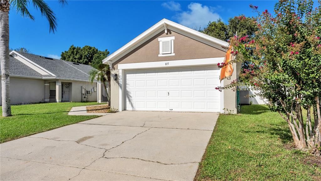 For Sale: $299,000 (3 beds, 2 baths, 1372 Square Feet)