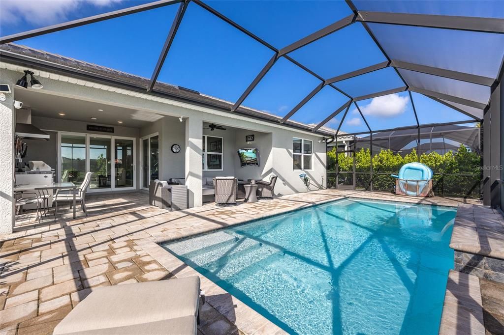 For Sale: $599,000 (2 beds, 2 baths, 1885 Square Feet)