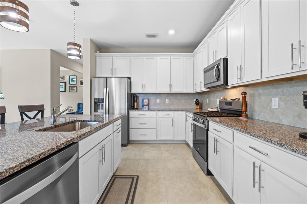 For Sale: $599,000 (2 beds, 2 baths, 1885 Square Feet)