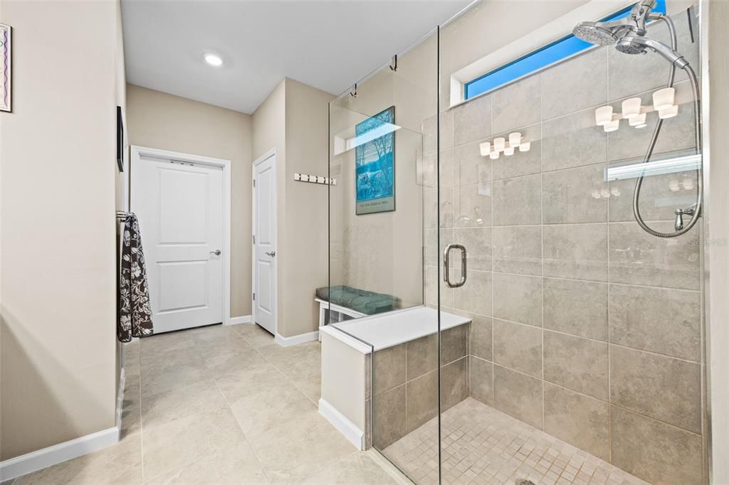 For Sale: $599,000 (2 beds, 2 baths, 1885 Square Feet)
