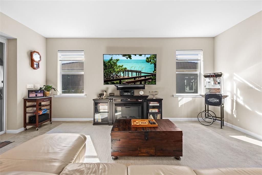 For Sale: $599,000 (2 beds, 2 baths, 1885 Square Feet)