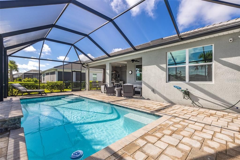 For Sale: $599,000 (2 beds, 2 baths, 1885 Square Feet)