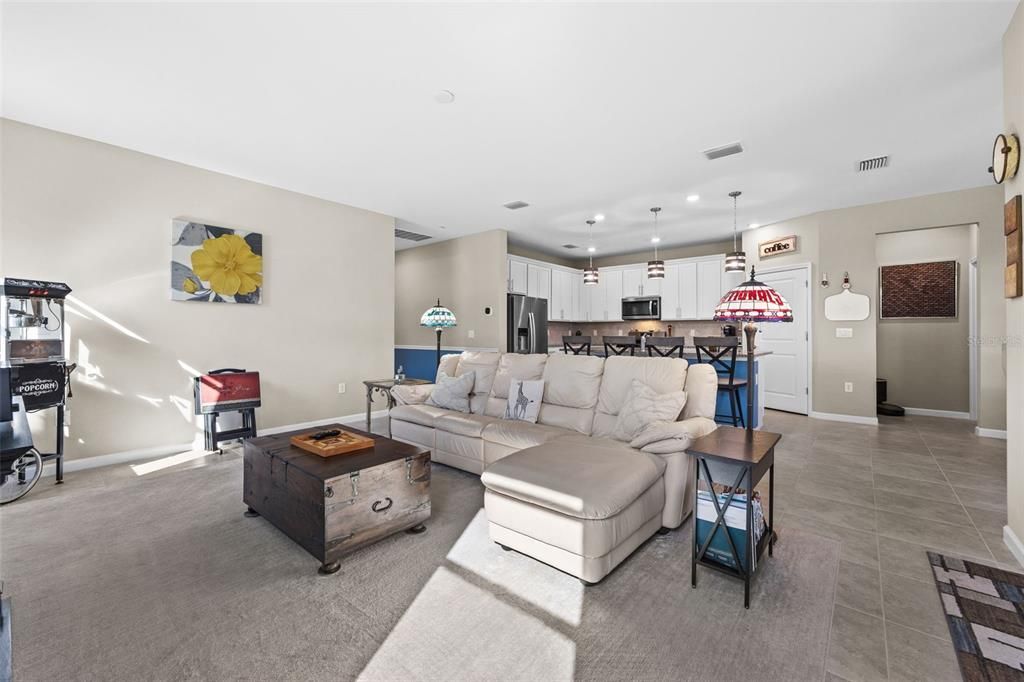 For Sale: $599,000 (2 beds, 2 baths, 1885 Square Feet)