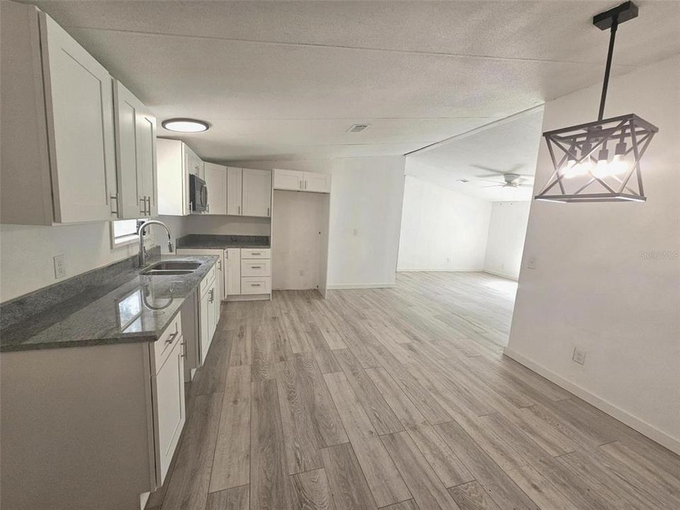 For Sale: $369,000 (4 beds, 2 baths, 1296 Square Feet)