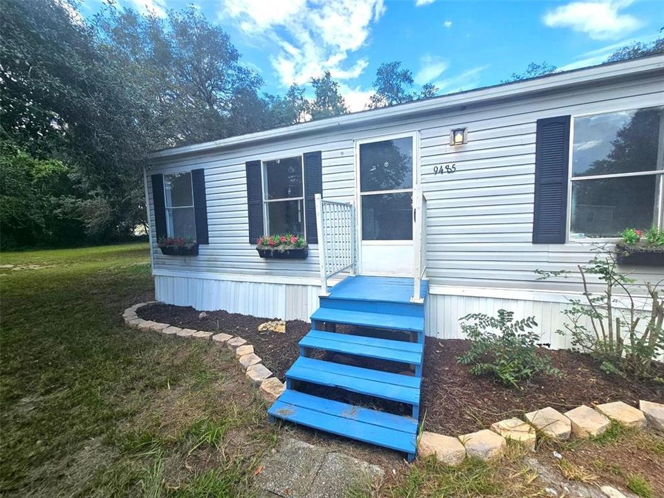 For Sale: $369,000 (4 beds, 2 baths, 1296 Square Feet)
