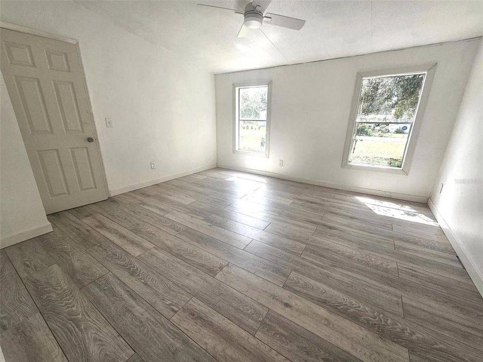 For Sale: $369,000 (4 beds, 2 baths, 1296 Square Feet)