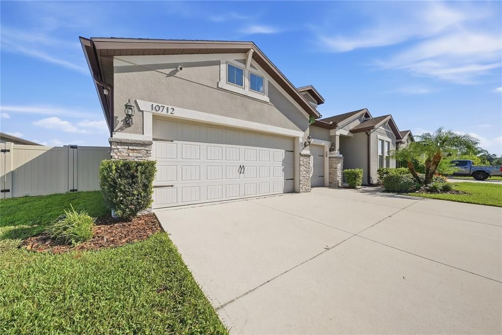 For Sale: $509,000 (4 beds, 3 baths, 2707 Square Feet)