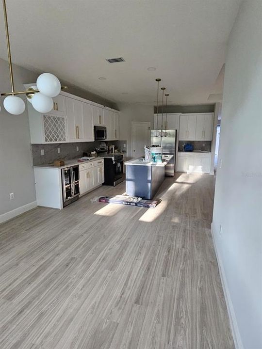 : $660,000 (4 beds, 3 baths, 2547 Square Feet)